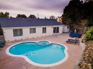 Building Photo - 1523 Wimbledon Ct