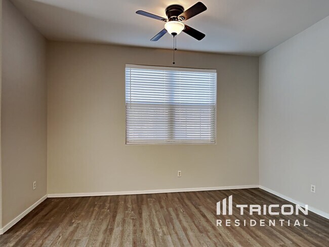 Building Photo - 6603 Brick House Avenue Las Vegas NV