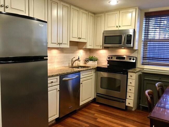 Foto del edificio - 337 Maryland Ave NE