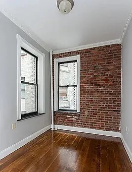 Foto del edificio - 309 E 8th St