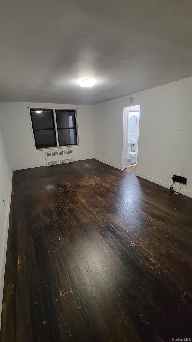 Foto del edificio - 141-30 84th Rd