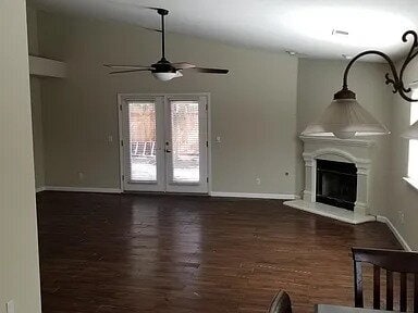 Building Photo - 3 bedroom 2.5 bath home.