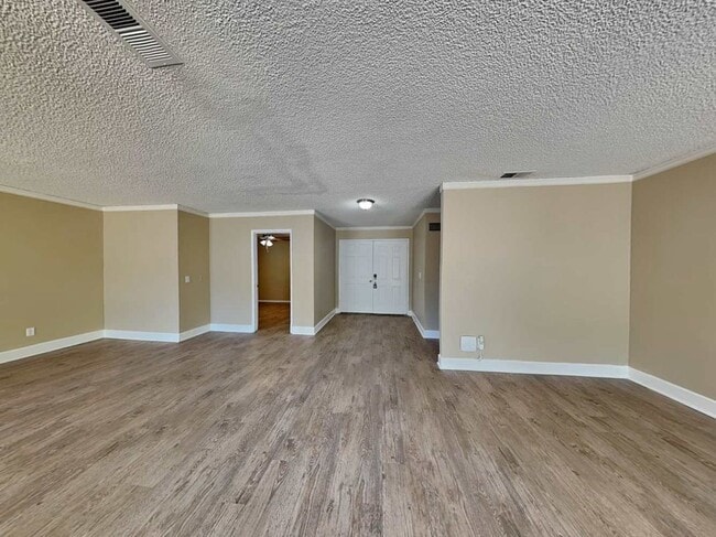 Foto del edificio - 5405 N Acacia Ave