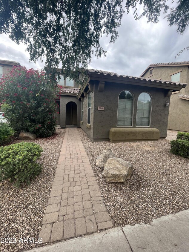 Foto principal - 3949 E Fairview St