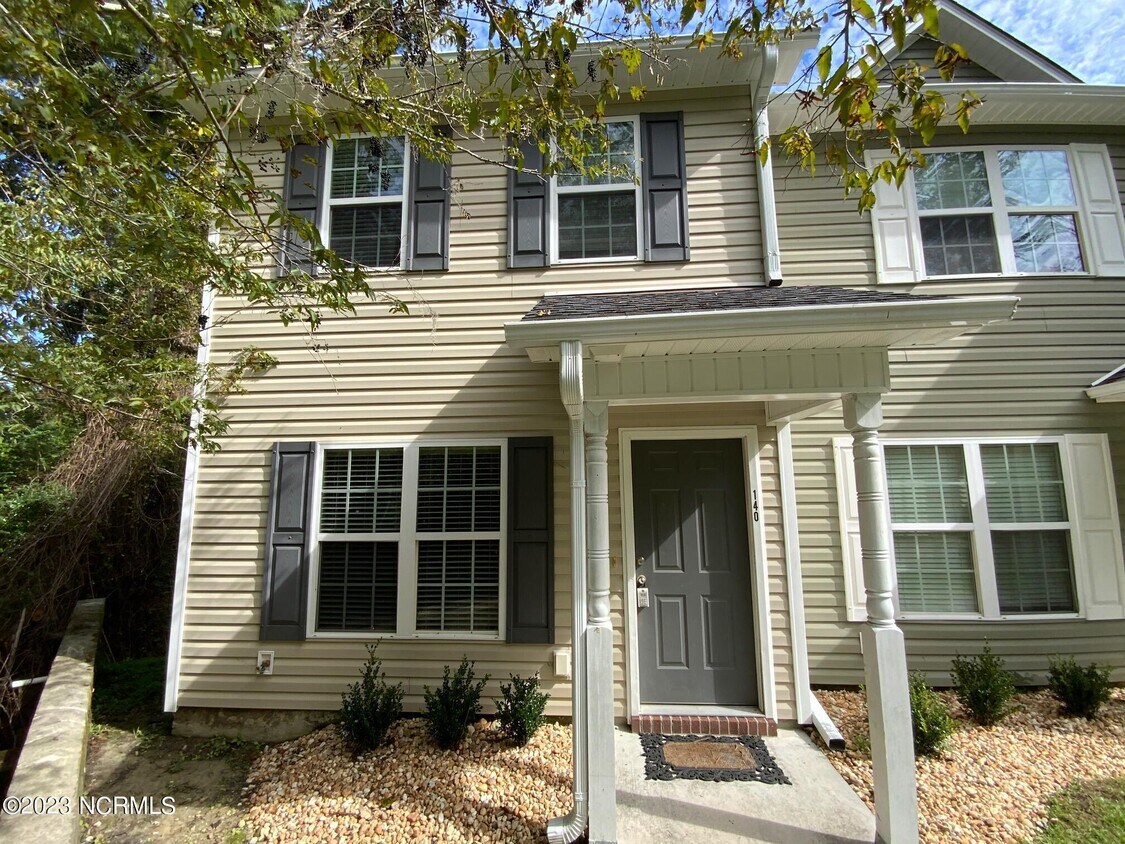 Foto principal - 140 Greenford Pl