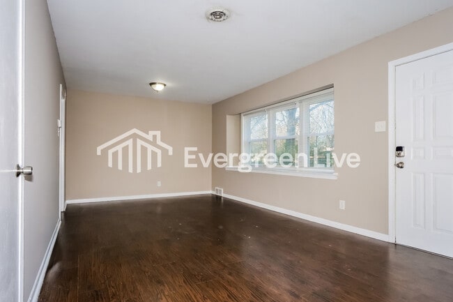 Foto del edificio - 1633 Puryear Rd