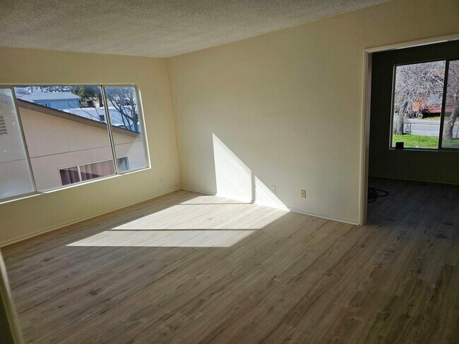 Foto del edificio - 633 Pasadena Trail