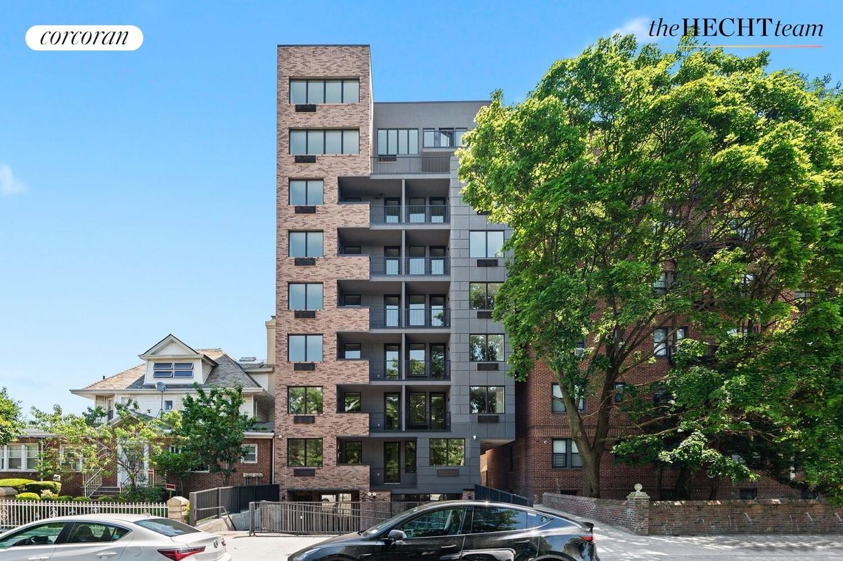 Foto principal - 265 Ocean Pkwy