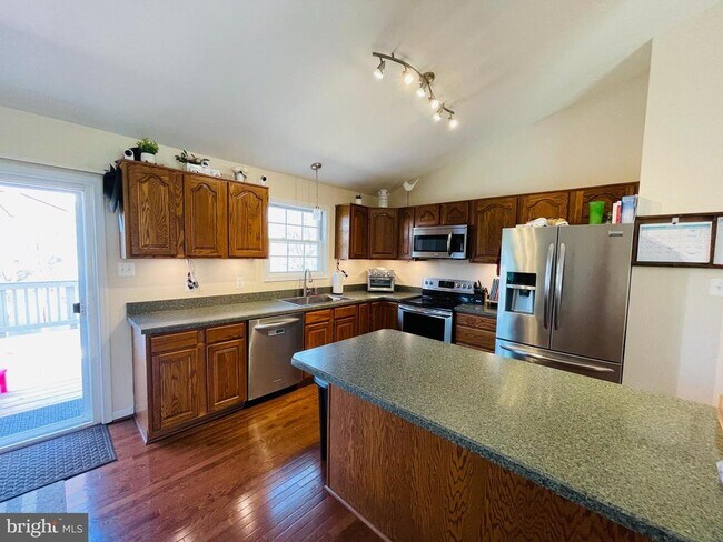 Building Photo - 121 Hilda Dr