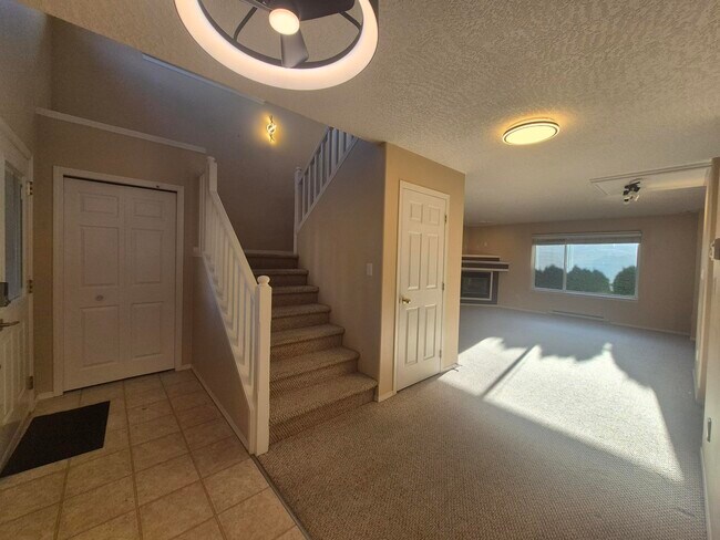 Photo du bâtiment - 6700 Acreman Pl