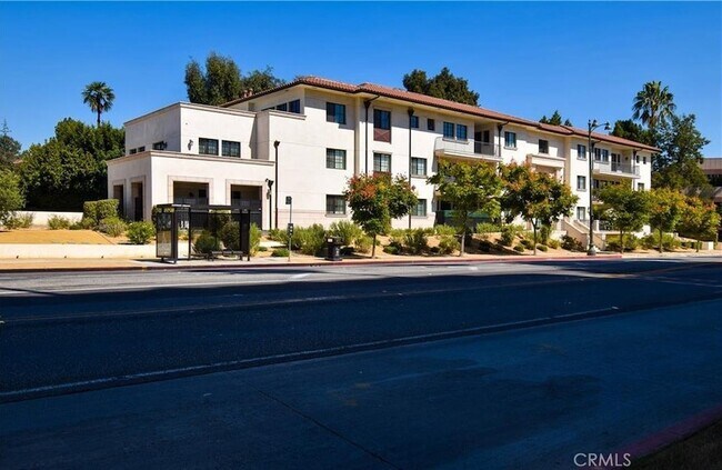 Foto del edificio - 4661 Wilshire Blvd