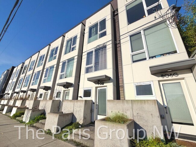 Foto del edificio - Gorgeous 2021 Fremont/Wallingford 3BR Overlooking Downtown, Mt Rainier & SLU, Garage w/EV Chgr, W...