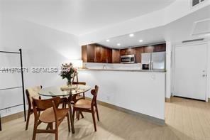 Foto del edificio - 257 S Cypress Rd