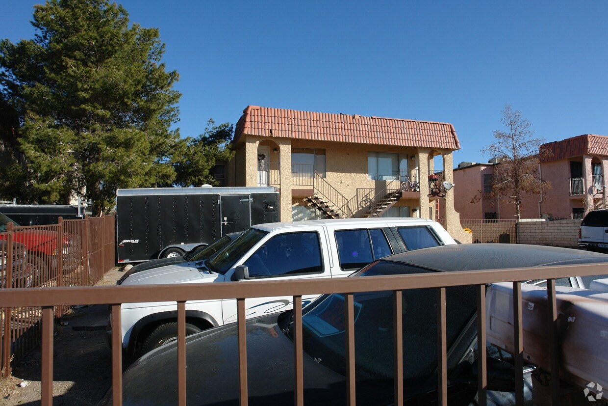 Building Photo - 5620 Meikle Ln