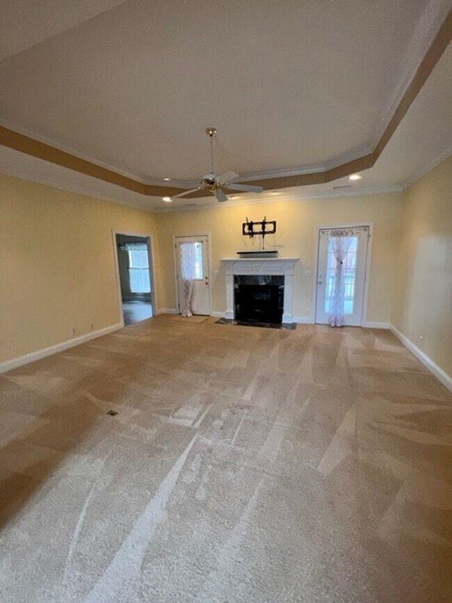 Building Photo - 3 br, 2.5 bath House - 354 Sayre Lane