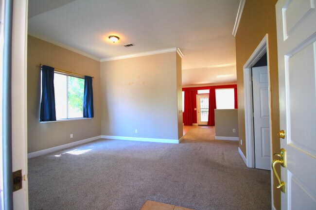 Building Photo - 2316 Reindeer Ct