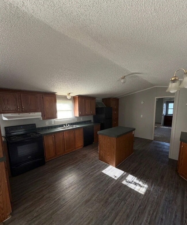 Building Photo - 141 Fox Meadow Dr
