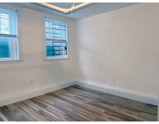 Foto del edificio - 15 Thatcher St