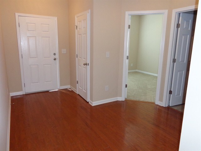 Building Photo - 5580 Hickory Park Drive