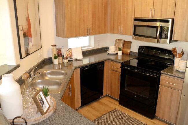 Building Photo - Altair Apartments