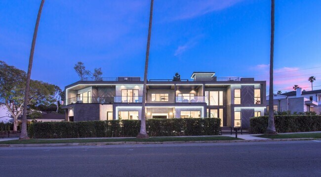 Foto del edificio - 12720 Montana Ave