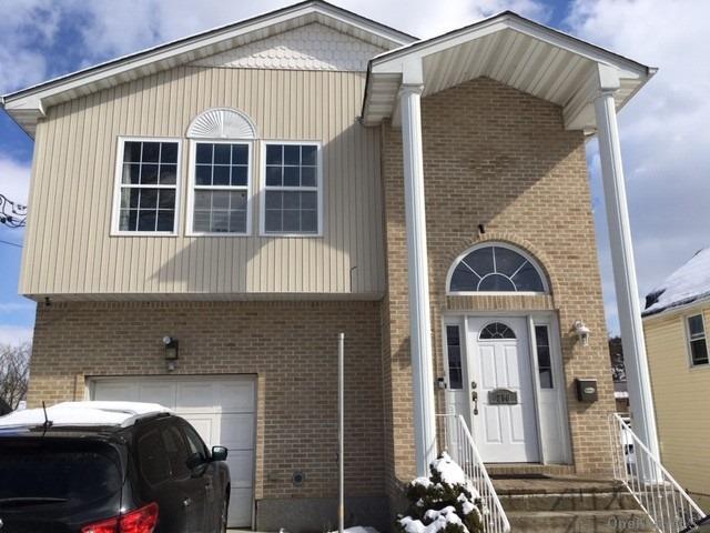 Primary Photo - 250 Holland Ave
