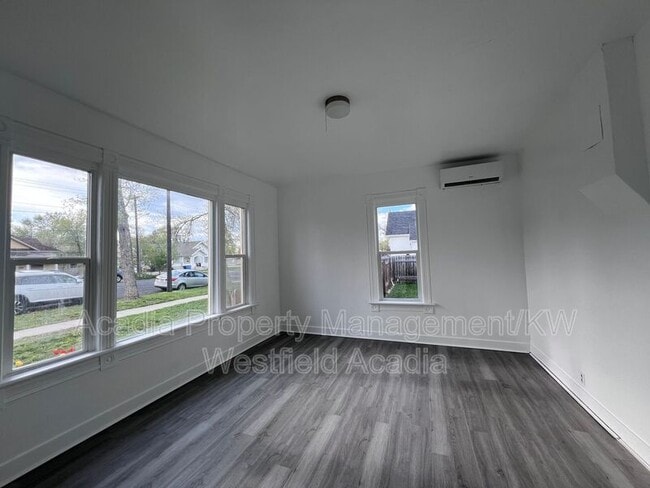 Building Photo - 172 N 300 W