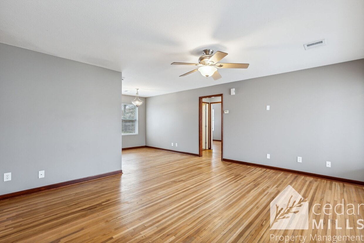 Primary Photo - Spacious and updated 3 bedroom 1.5 bath home