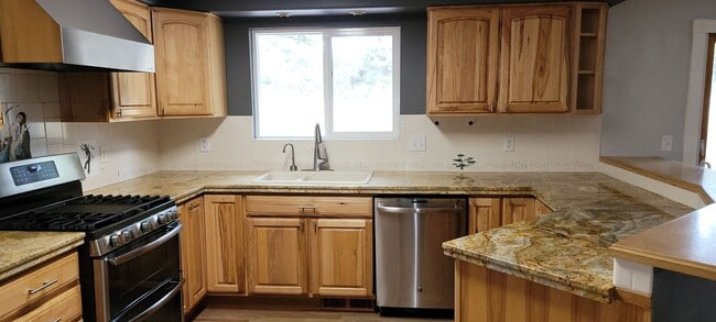 Foto del edificio - 5 bedroom home on a golf course in Boise Idaho