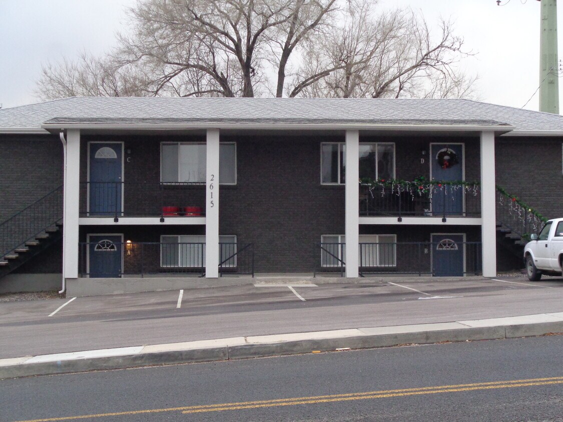 Welcome to 2615 King Street - 2615 King St
