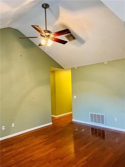 Foto del edificio - 1160 S Jasmine Ln