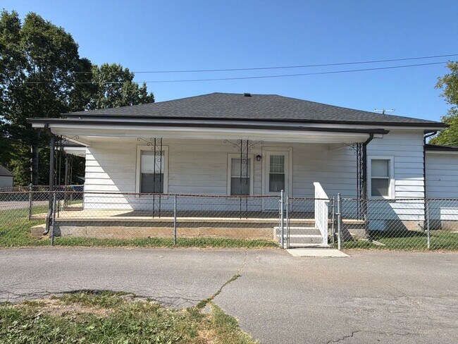 Foto del edificio - 2515 Cedar Ln