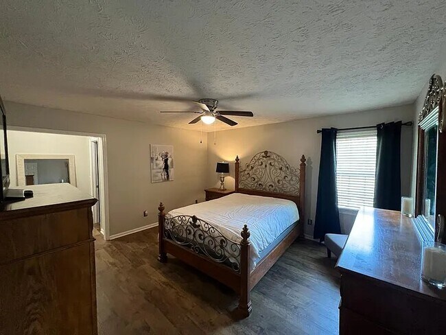 Foto del edificio - 3714 Cozy Ct