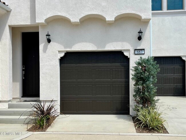 Building Photo - 687 Guy Turner Dr