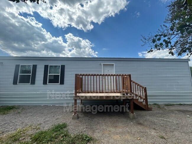 Foto del edificio - 2115 U.S. Hwy 2 E
