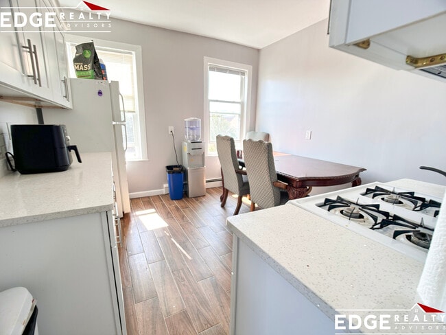 Photo - 11 Houghton St Apartment