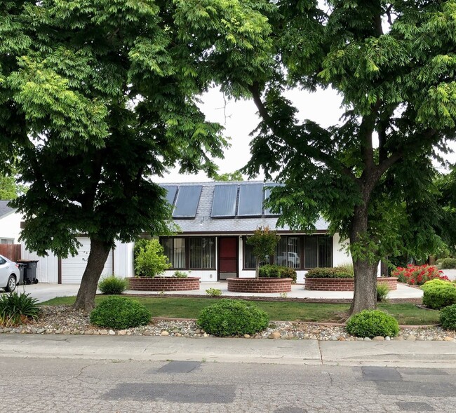 Foto del edificio - North Davis Home