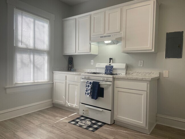 Photo - 2260 Newnan St House