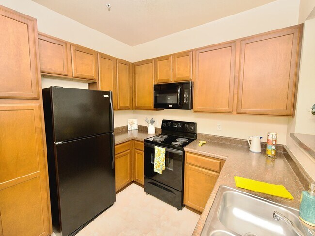 Building Photo - Luxury One Bedroom Condo Near Towne Center
