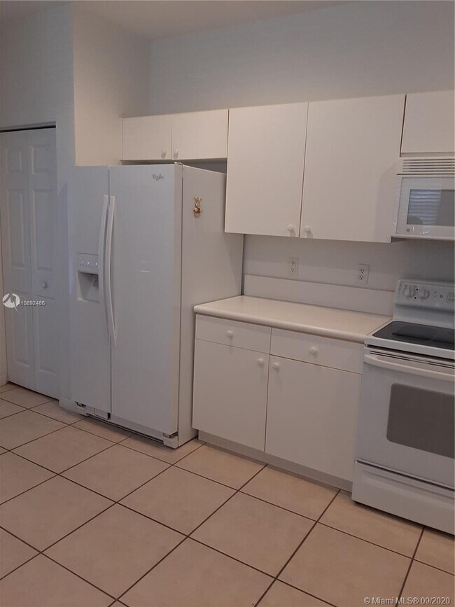 Building Photo - 4166 Forest Dr