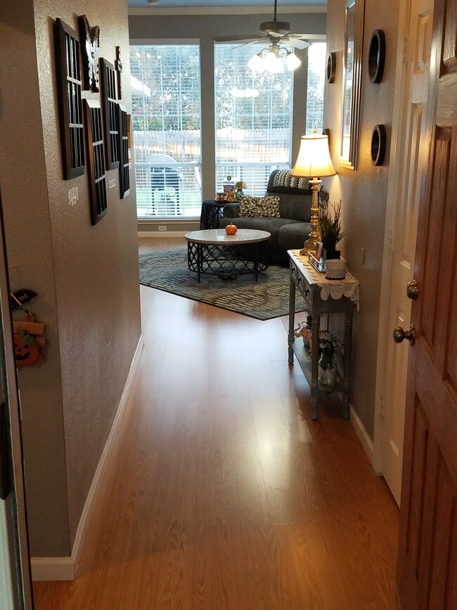 Foto del edificio - 4701 Rincon Way