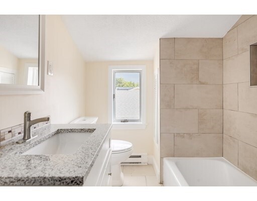 Building Photo - 28 Ellerton St