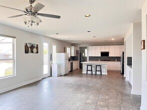 Building Photo - 25210 Quiet Run Trail