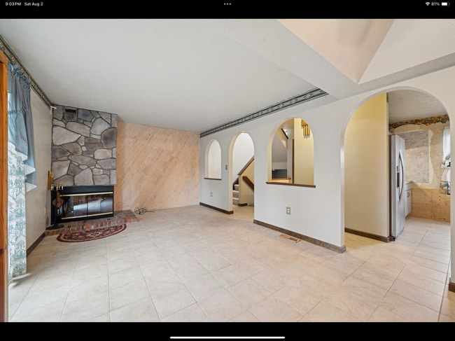 Building Photo - 5045 Fountainwood Dr