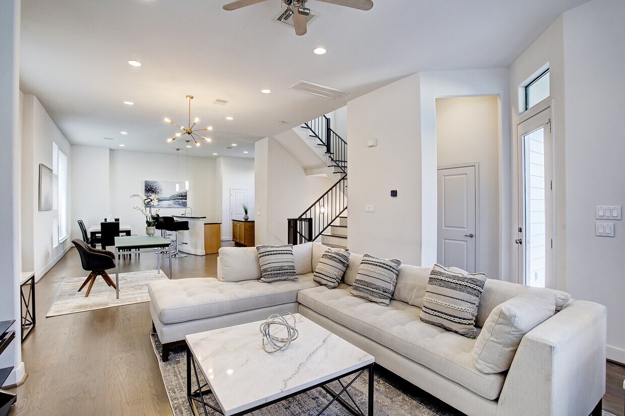 Foto principal - 902 Roy St