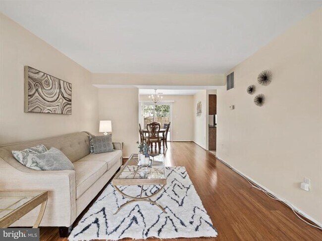 Building Photo - 8648 Brae Brooke Dr