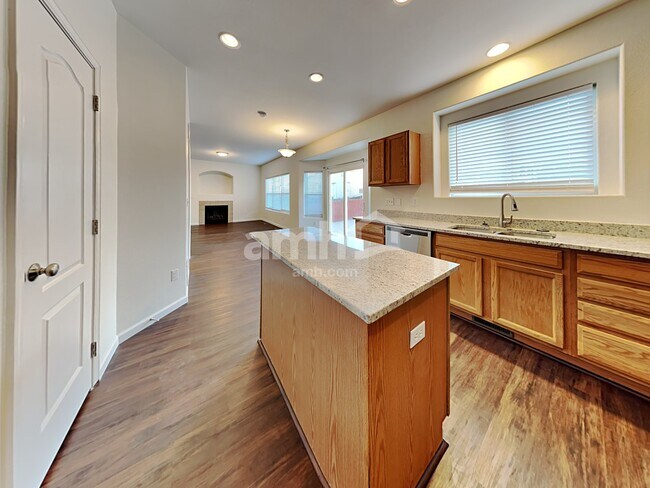 Foto del edificio - 2095 Pinyon Jay Dr