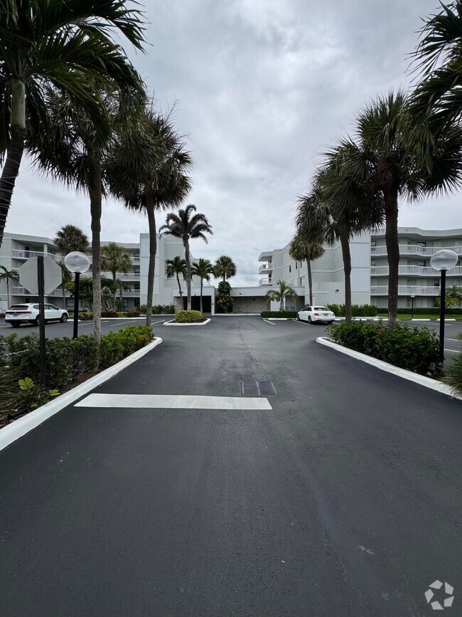 Building Photo - 3501 S Ocean Blvd