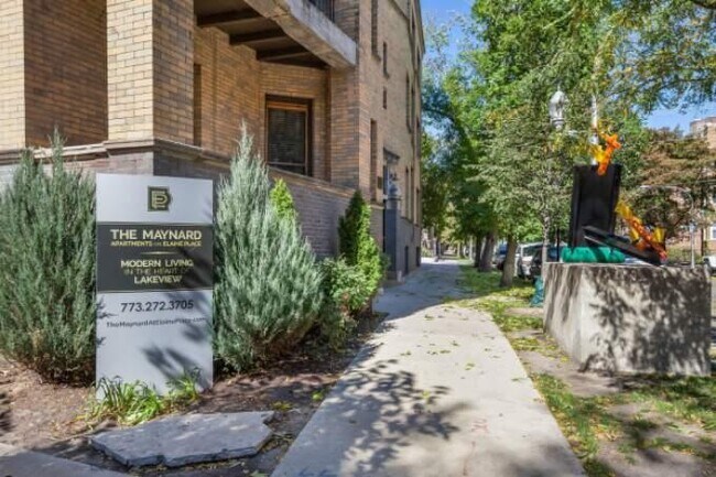 Foto del edificio - 2 bedroom in Chicago IL 60657