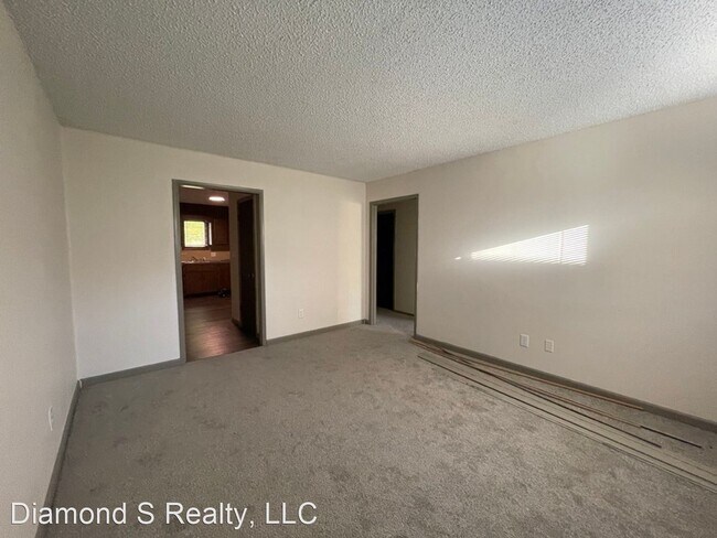 Building Photo - 2 br, 1 bath House - 2552-B S South Place